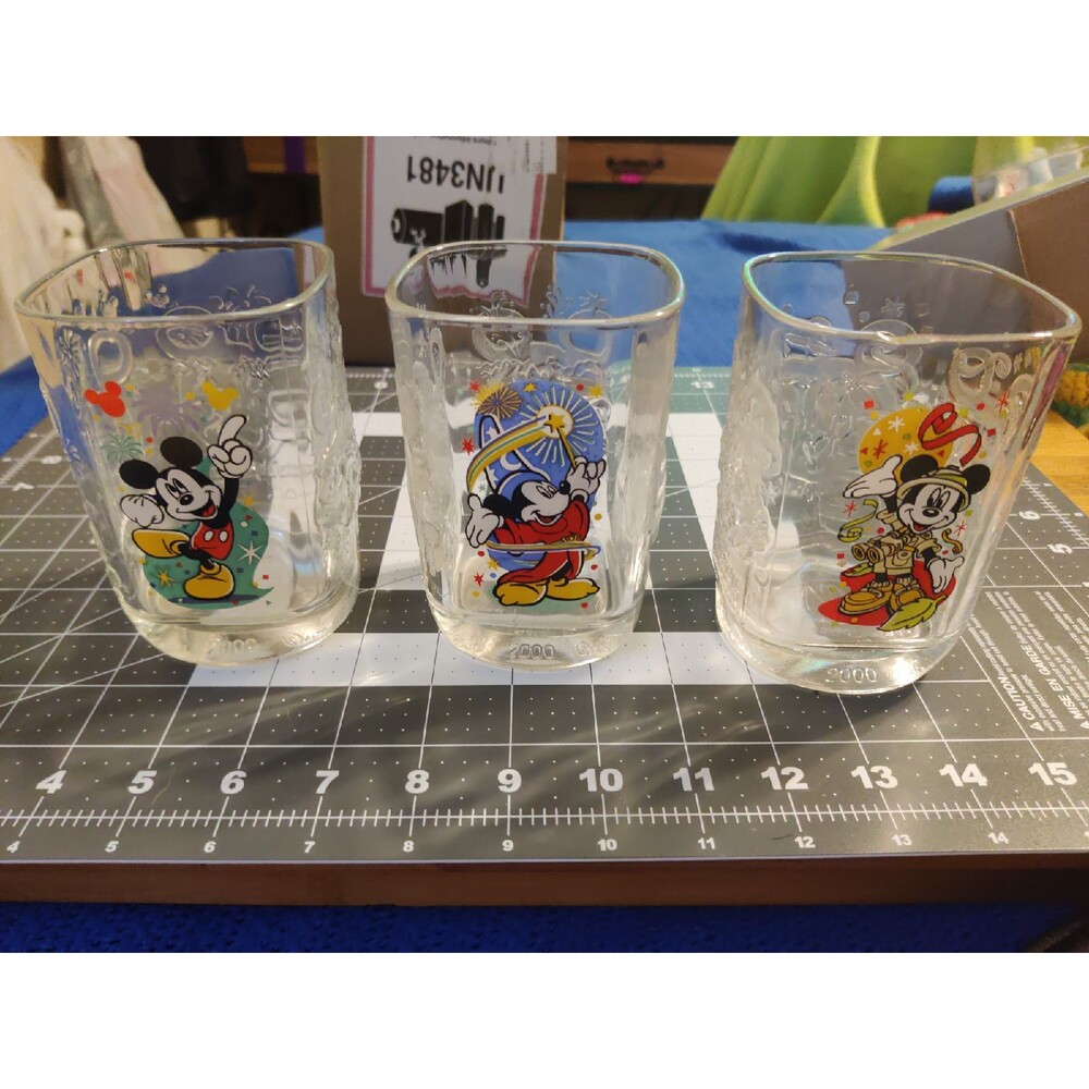 2000 Walt Disney World Glasses
